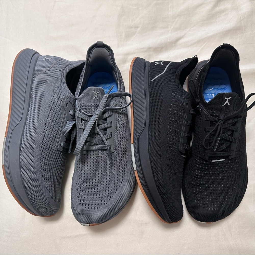 (2 pairs) Flux Footwear ADAPT RUNNER size M 8.5 W 10